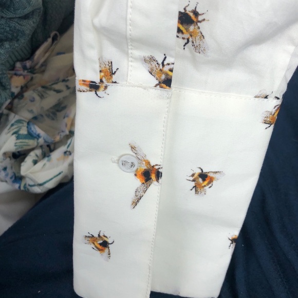 Bee novelty print buttoned down shirt Xs Victoria - Picture 3 of 8